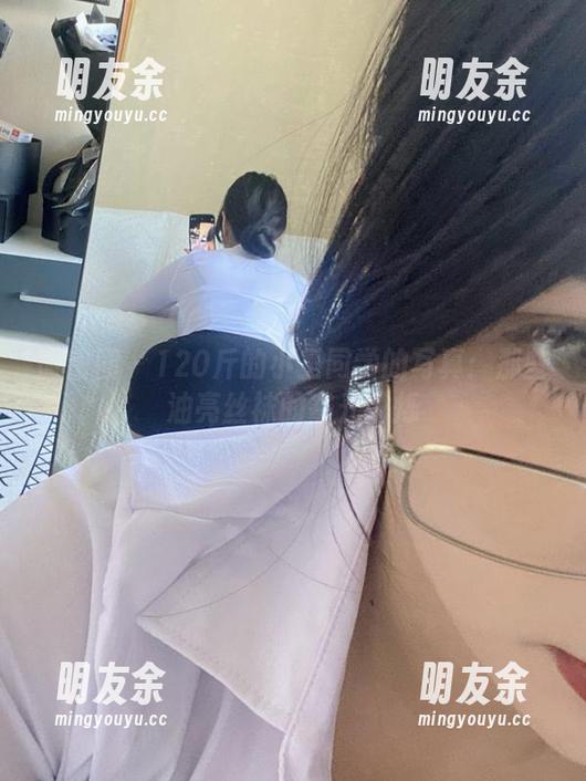 微密圈 - 120斤的小王同学的写真：那些油亮丝袜的寒光闪烁