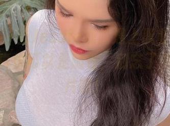 微密圈 – 当Jessie婕西遇上职业装，可以是认真也可以是随性，别忘了免费的照片哦！