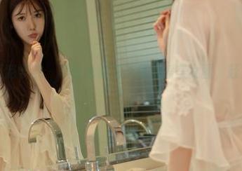 MFStar模范学院 – 黑白也能彩。吴雪瑶美女图，赶紧叉上免费！