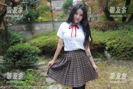 MFStar模范学院 - 文芮jeninfer的浴室高清壁纸，线条柔和，美得让人有种想立刻实现的小愿望。