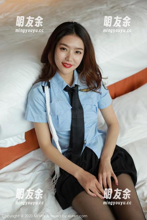 MFStar模范学院 - 蒋小静Jessica的空姐写真，披着制服的随性与优雅！