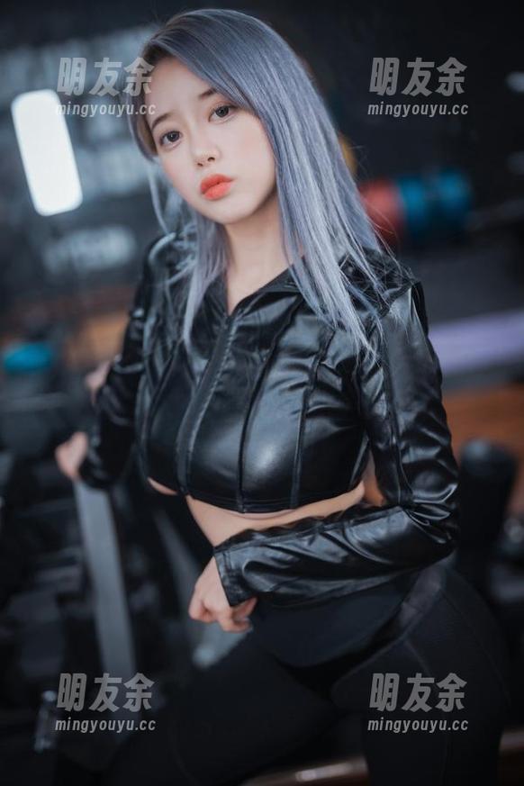 Mozzi(모찌)的职业装合集：一回头就是四条腿长的模特