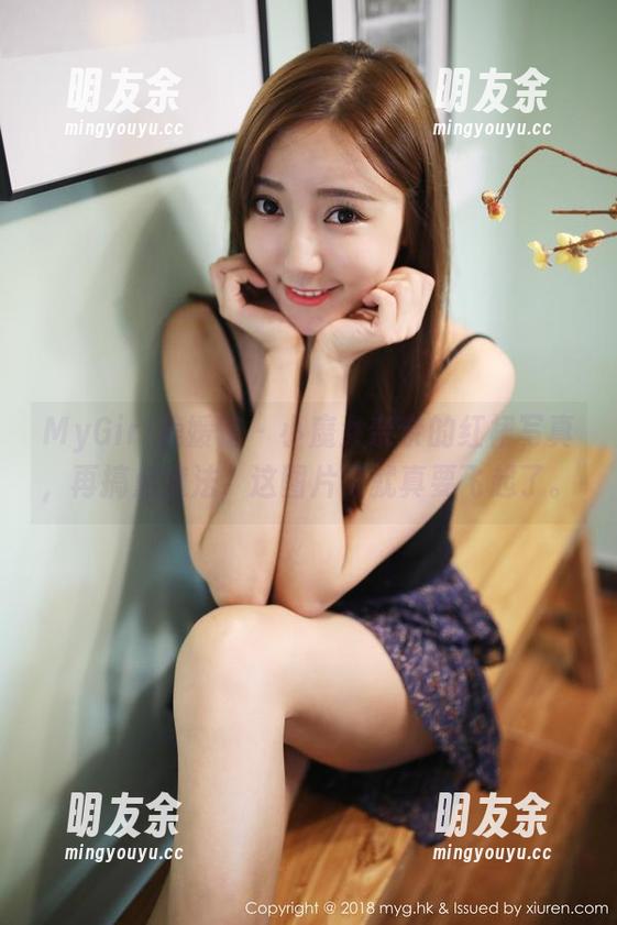 MyGirl美媛馆 - 小魔女奈奈的红裙写真，再搞点魔法，这图片可就真要飞起了。