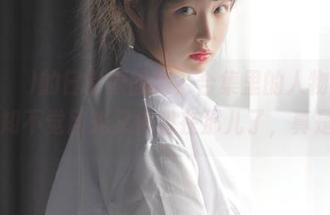 Sia(시아)的日常原图集，合集里的人物动态…不知不觉目光又停留在那儿了，真是…