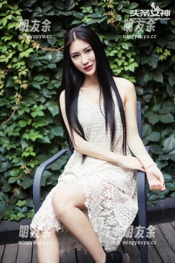 TouTiao头条女神 - 崔昭妍的纯白套图，跟随白色天使的脚步分享一场意外的清新之旅。
