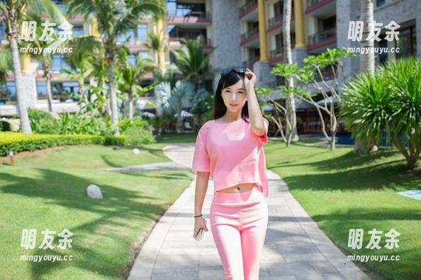 TuiGirl推女郎 - 当女神王馨瑶遇上高清图册，我的好奇心又被点燃了。