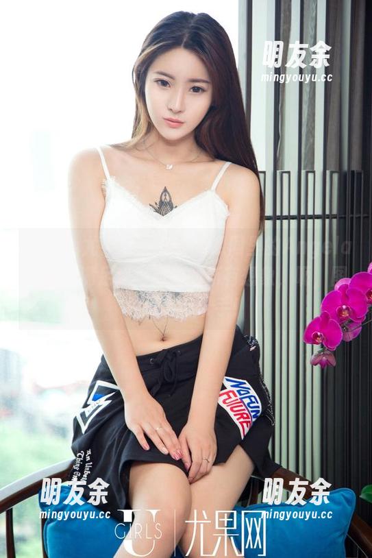 UGirls尤果网 - 游荡在胡同里的Angela楚楚，满足我对旅拍的所有想象，呃，图片是个好帮手！