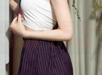 UGirls尤果网 – 女神降临，李凌子的图包也要精选，这才叫眼福！
