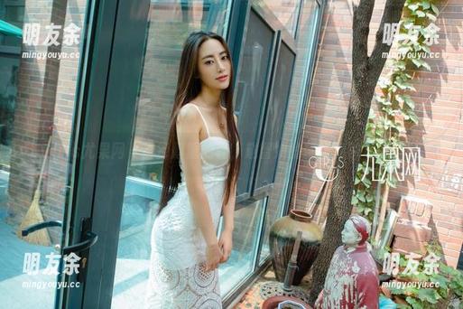 UGirls尤果网 - 扔掉厚重的鞋，赵智妍的精选棉袜写真集来了