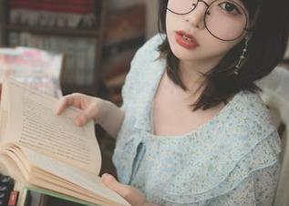 Uhye(이유혜)的图集Bimilstory-NO.02，画面倒影出的另一幅画！