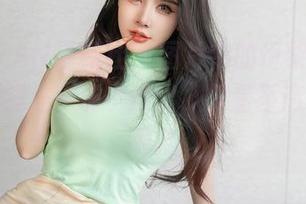 XINGYAN星颜社 – 图片中的伊黎yili，自拍就像是一场小演出，只是不请自来的观众
