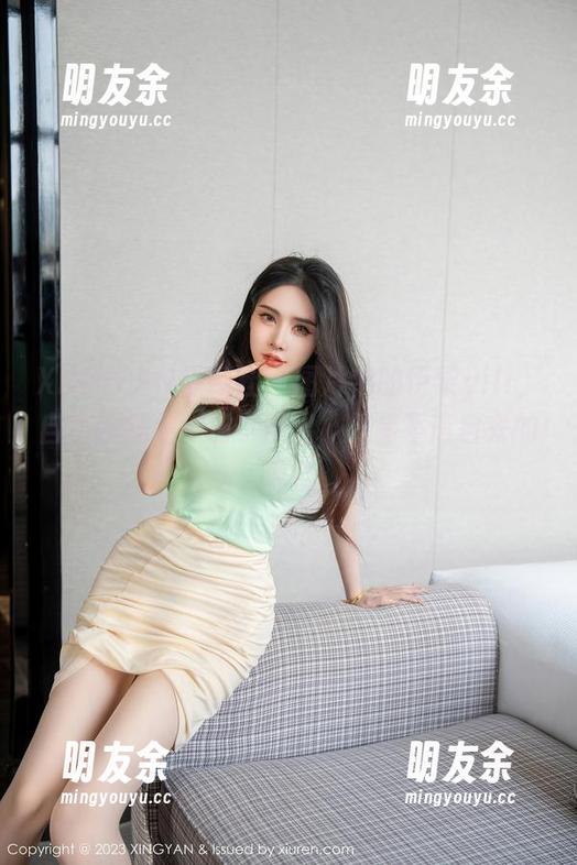 XINGYAN星颜社 - 图片中的伊黎yili，自拍就像是一场小演出，只是不请自来的观众