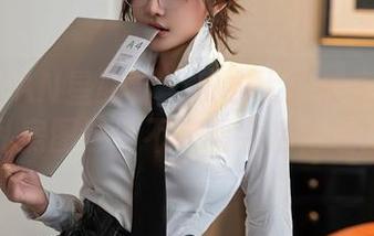 XINGYAN星颜社 – 皮衣大队长李丽莎的私房图包，不来看会后悔哦！