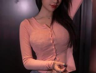Xiuren秀人网 – 卓芷伊EricA的学妹写真，下载时别被封面期待打倒啊，都是套路！
