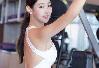 Xiuren秀人网 – 周jojobaby的黑色写真：满满的‘我就想黑’气息！