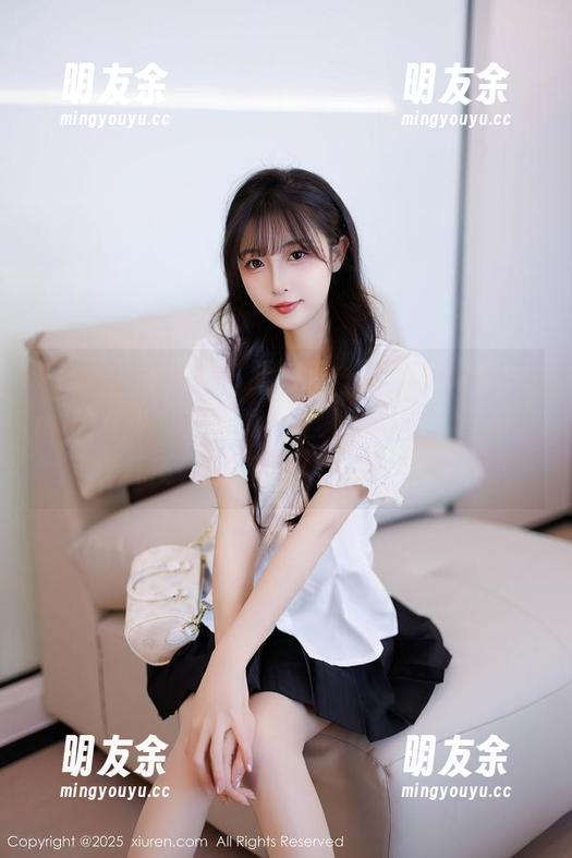 Xiuren秀人网 - 深呼吸一下，小海臀Rena的《少女》写真，让人想象吧，身材，气质，还有那么点小任性。