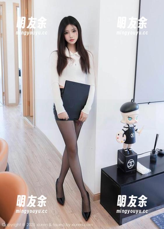 Xiuren秀人网 - 原图里的徐微微mia：这只粉色猫咪直逼时尚杂志封面！