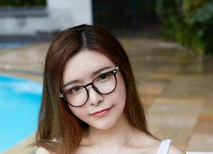 YouWu尤物馆 – Cris_卓娅祺，裸足写真，图片把一切微小的细节都放大了。