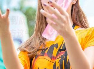 aiss – 看到欣杨最新兔女郎图片，即使是兔子也该有这气场吧，哈哈，不过好像还需要点胆量。
