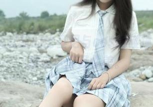 eloise软软的比基尼与cos的碰撞，高清展现这份野性美。