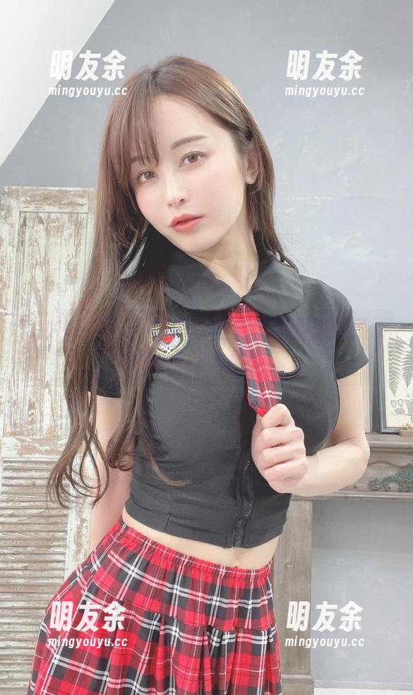 いくみ(育美)这波白丝全集让我想到了...原图真让人意外。