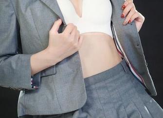 丽柜 – 聊聊安安的水手服图集：看着像是在招募海洋探险队！