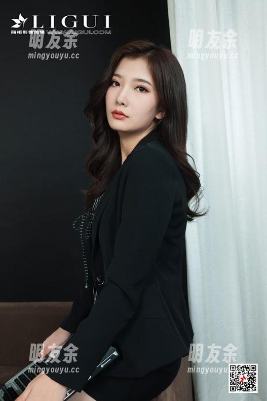 丽柜 - 海滩、晴晴与无圣光作品：好像是一场梦，我的注意力常常游离不定。