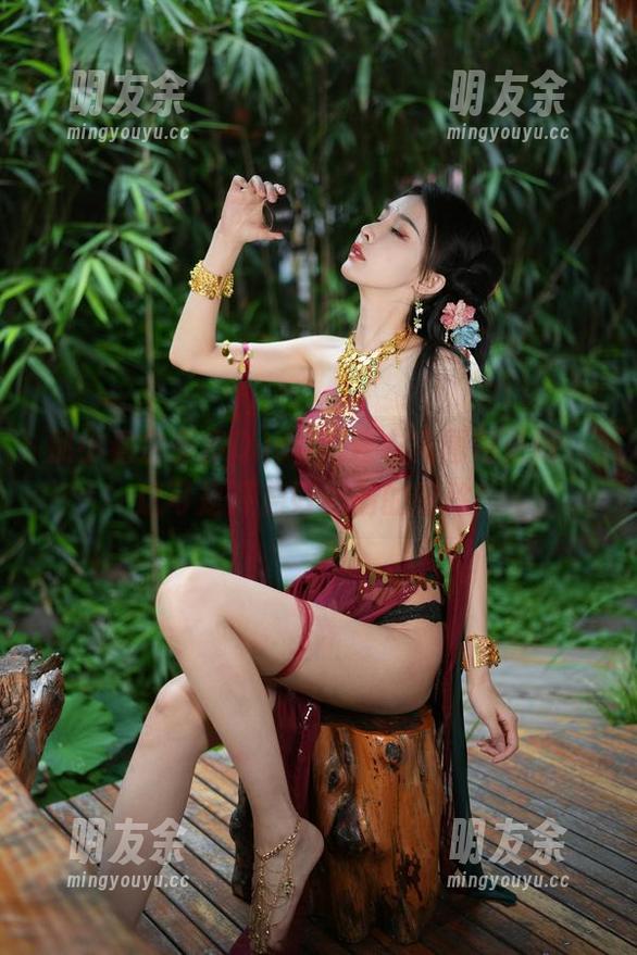 别小看余多多Dudu的连衣裙图包更新，这可是开启好心情的钥匙！
