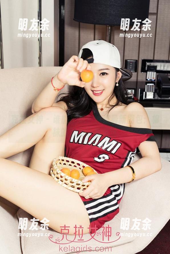 克拉女神 - 谁能拒绝！钟淇最新图包：棉袜的魅力让我沉迷