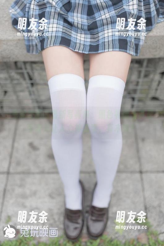 兔玩映画的最新写真集：黑色礼服，真是可爱又让人心神荡漾，有木有？