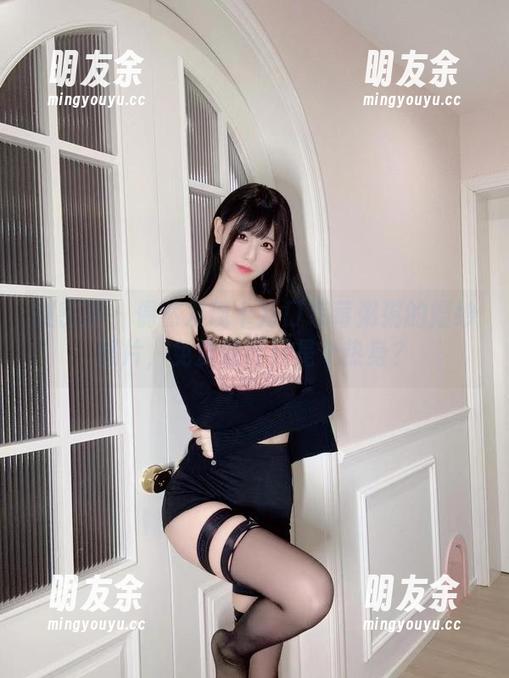 微密圈 - 偶然发现十万口草莓粥粥的婚纱照片，免费或许只是个热身？