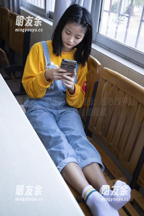 南国足艺 - 姗姗的私房美图：红色脚甲油，令人目不转睛的困扰