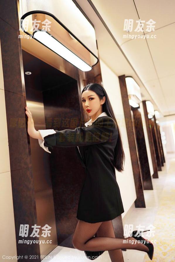 嗲囡囡 - 看到这图片里的王婉悠Queen，套装就是信仰！