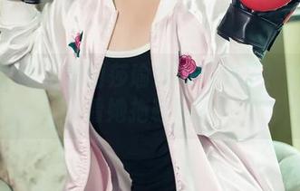 头条女神 – 李丽莎瑜伽写真火了！在线会看她拖鞋吗？