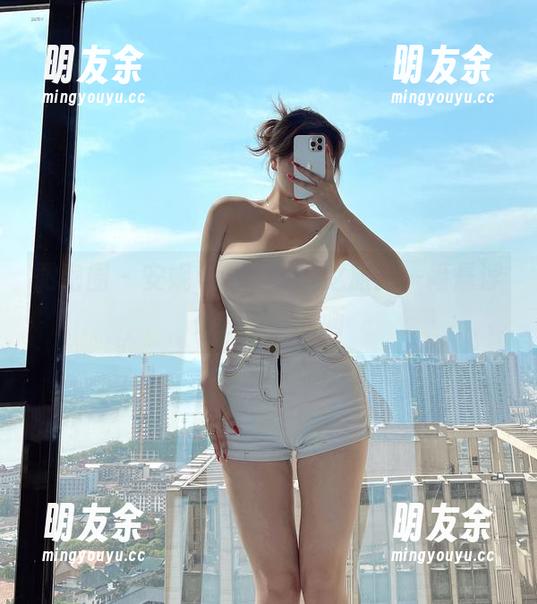微密圈 - 安妮yoo的纯白之旅：一幅悬浮在原图里的画