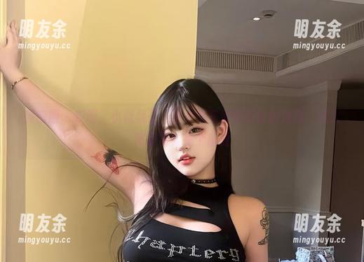 微密圈 - 哎呀，小优优子，泳衣照里那些巧妙的角度，进入高清其实是个错觉