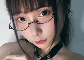 原图中的小泉学姐吖，风纪委员的日常？图片明明透露了啥