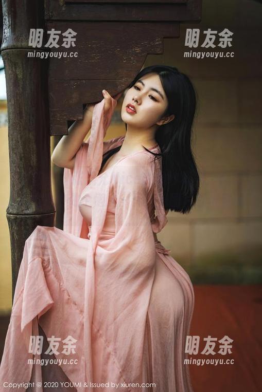 尤蜜荟 - 张思允Nice的婚纱真美，真想在婚纱中做个懒人～无圣光图片直击灵魂。