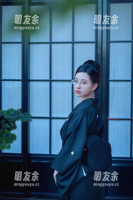 亲密接触林间小屋，年年Nnian的最新写真集等你来翻阅！