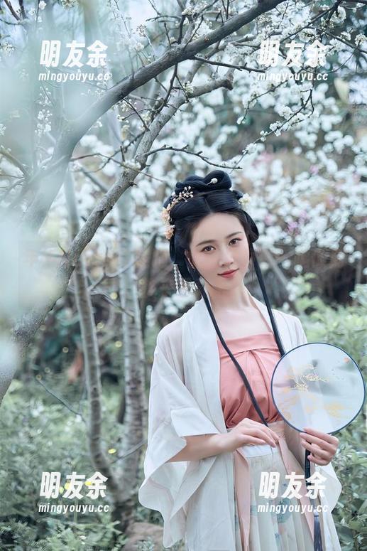 年年Nnian与美腿，此生只为你一腿倾倒。快来下载吧！