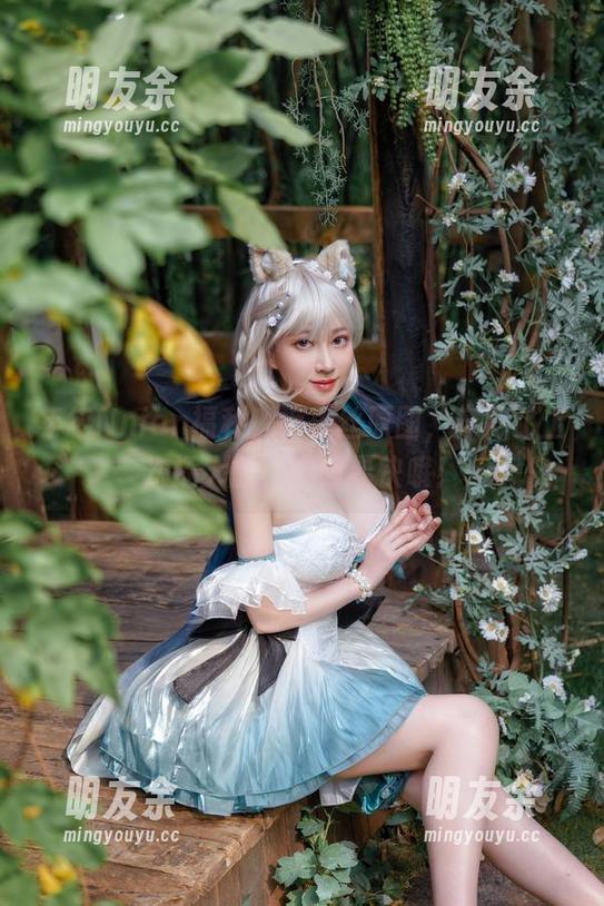 年年Nnian福利！裤里丝原图，穿得比上次还大胆，眼睛要快哦！