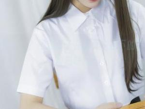 谁说生日一定要开心？抱走莫子在修女主题下的写真作品别有一番滋味！