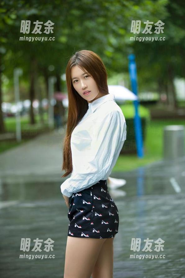 推女郎 - 你能想象短裙和美图结合的力量吗？来下载赵惟依的作品！