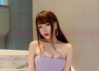 星野咪兔泳池写真，图库里的一种奇妙重叠