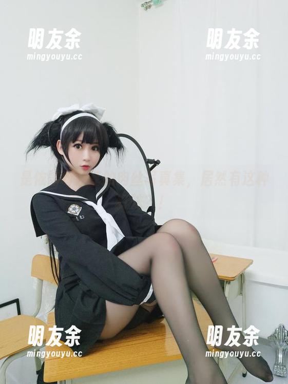 是依酱呀 是依酱呀分享的肉丝写真集,居然有这种打法?!