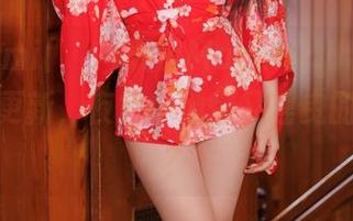 普美Bomi(보미)展示MoonNightSnap的图片更新，夜色中悄悄又摇曳的旋律呢？