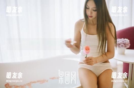 果团网 - 眼镜全套：松果儿的图片让人捧心