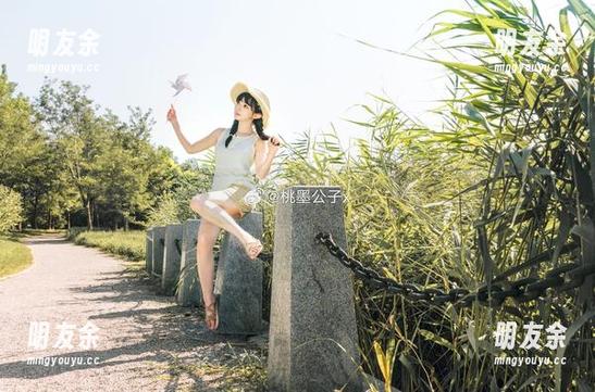 桃墨公子：窗边的私房小秘密，偷偷分享我的美图！