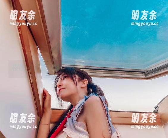 樱晚gigi的cos，窗纱与水的碰撞，意图不明啊。
