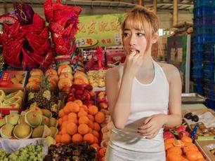 爱丝 – 每次翻开索菲的最新空姐合集，都是一种眼福和养眼的享受。